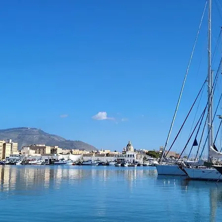 Apartament Perlamarina *