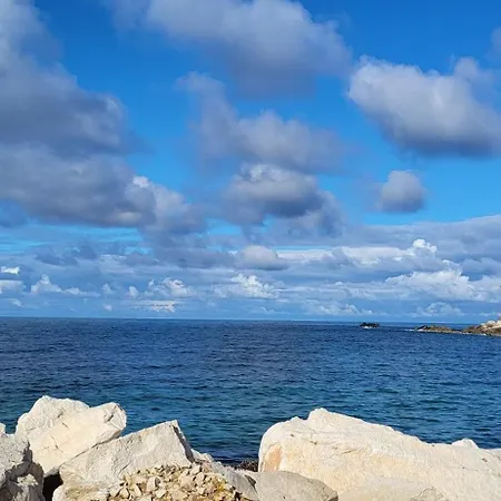 Apartament Perlamarina *